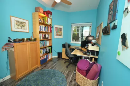 Entry Foyer Photo of 7 123 Seventh Street, New Westminster, BC
