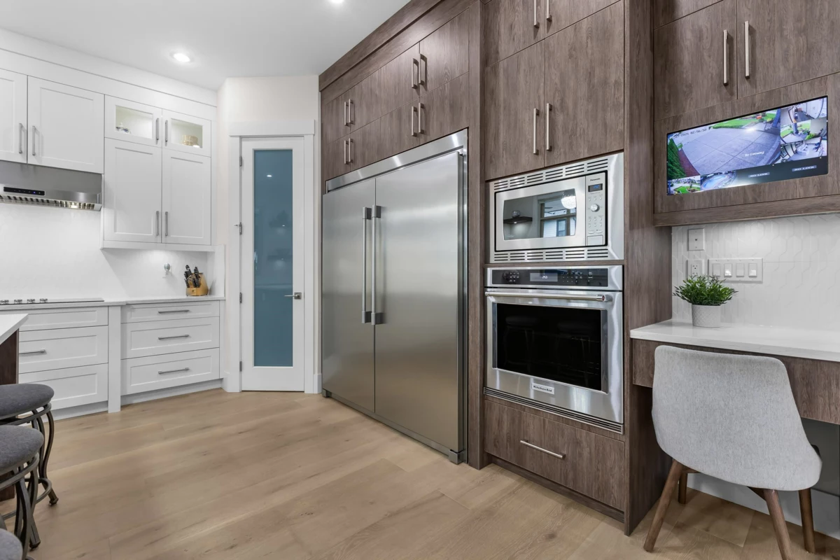 Guest Bathroom Photo of 19692 31b Avenue, Langley, BC