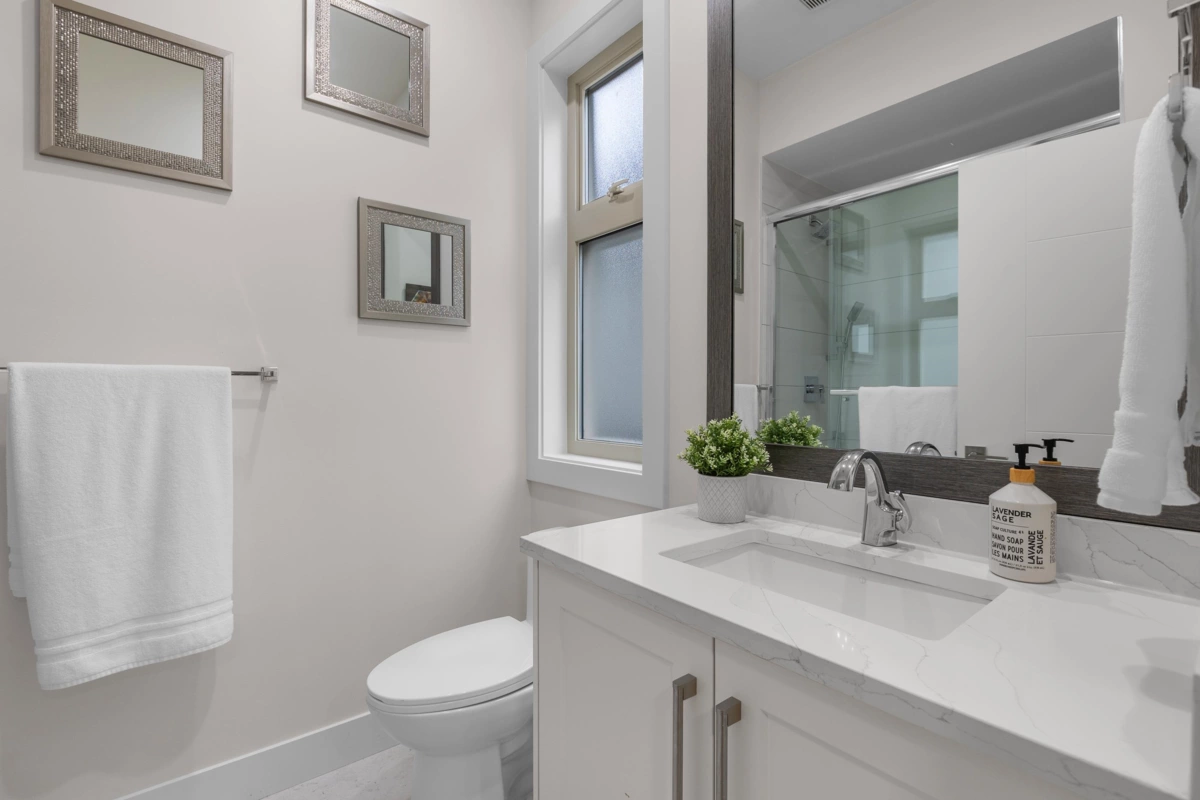 Laundry Room Photo of 19692 31b Avenue, Langley, BC