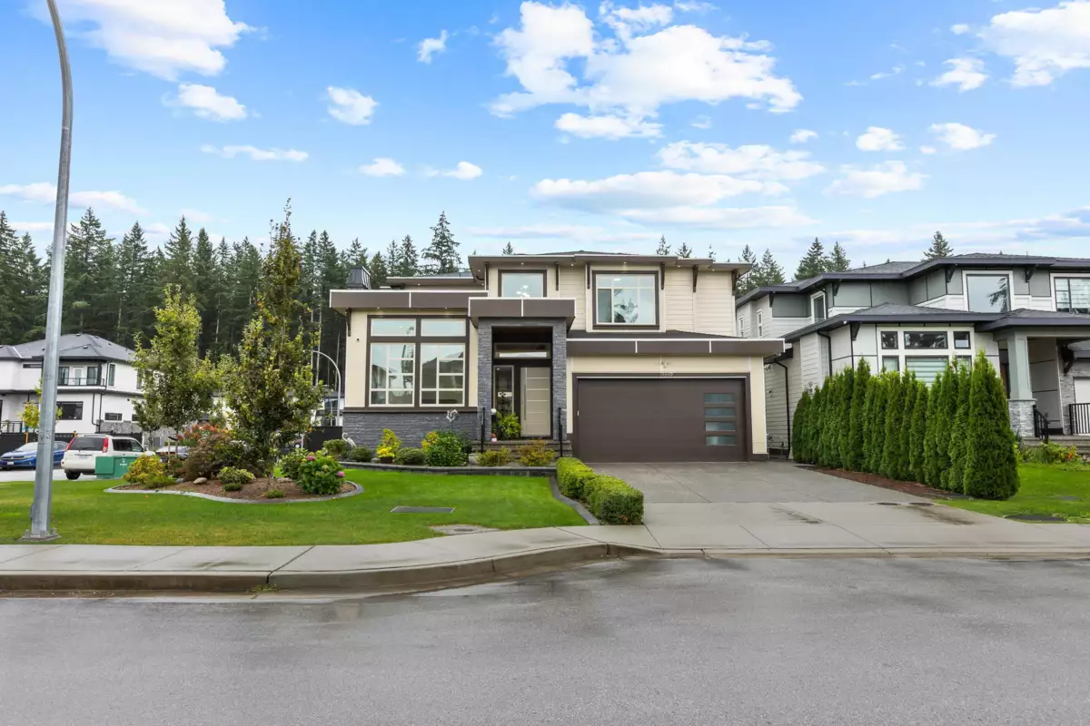 Living Room Photo of 19692 31b Avenue, Langley, BC