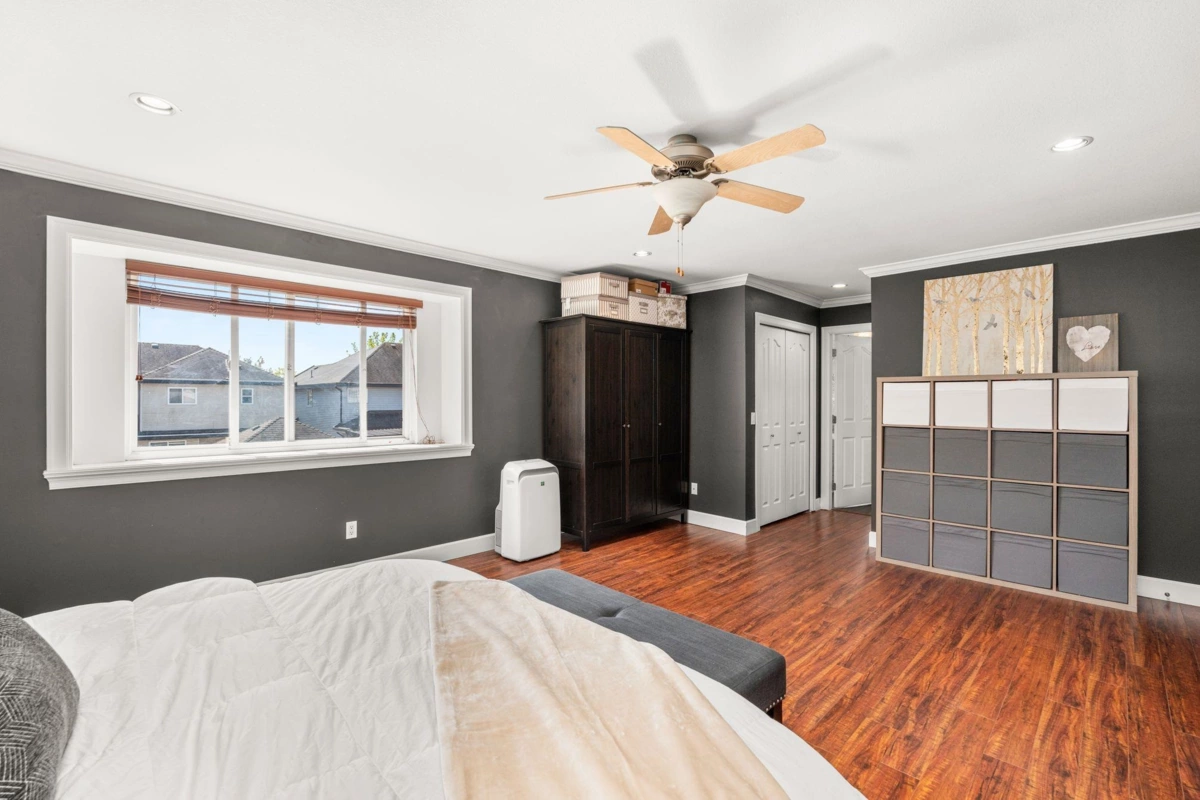 Basement Recreation Room Photo of 19142 69a Avenue, Surrey, BC