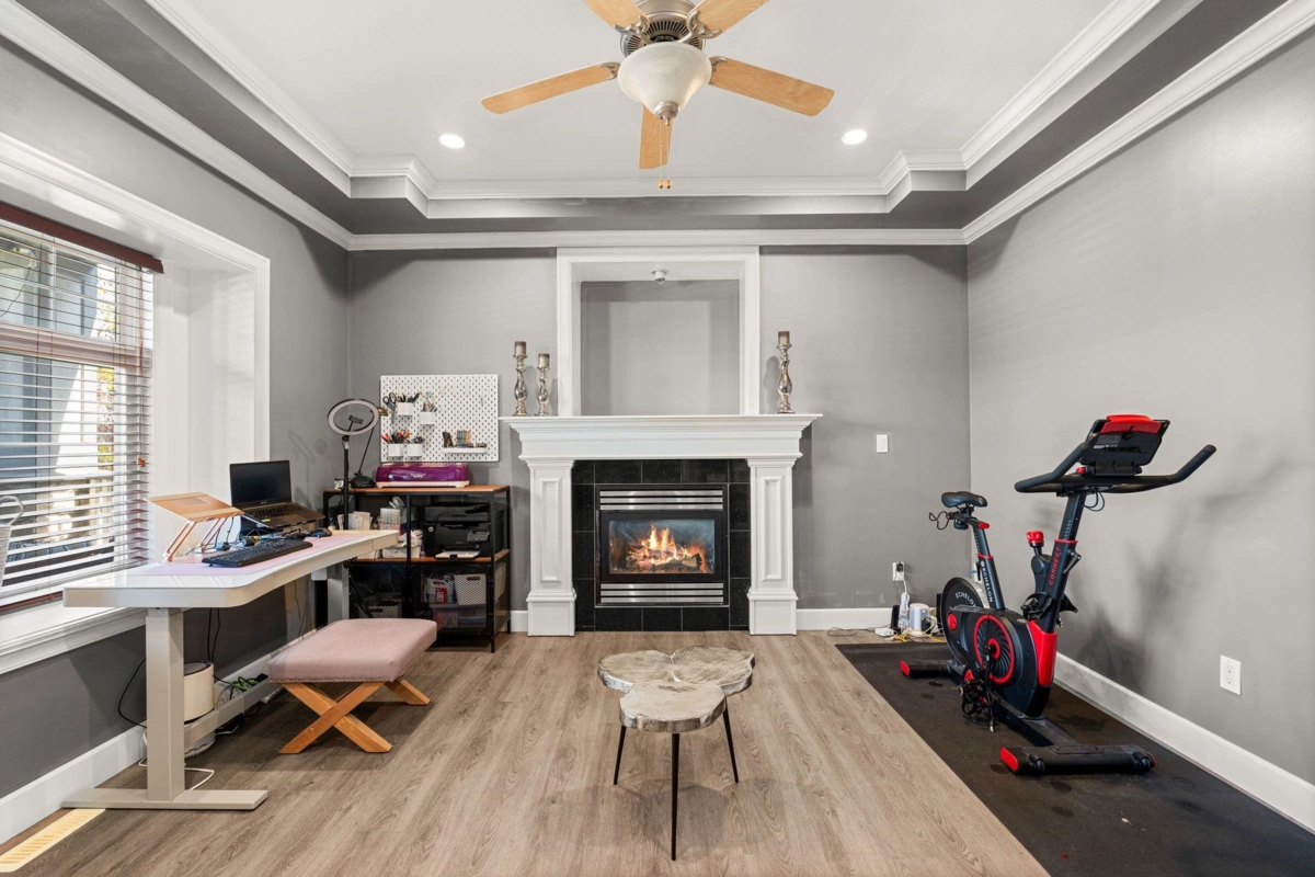 Dining Area Photo of 19142 69a Avenue, Surrey, BC
