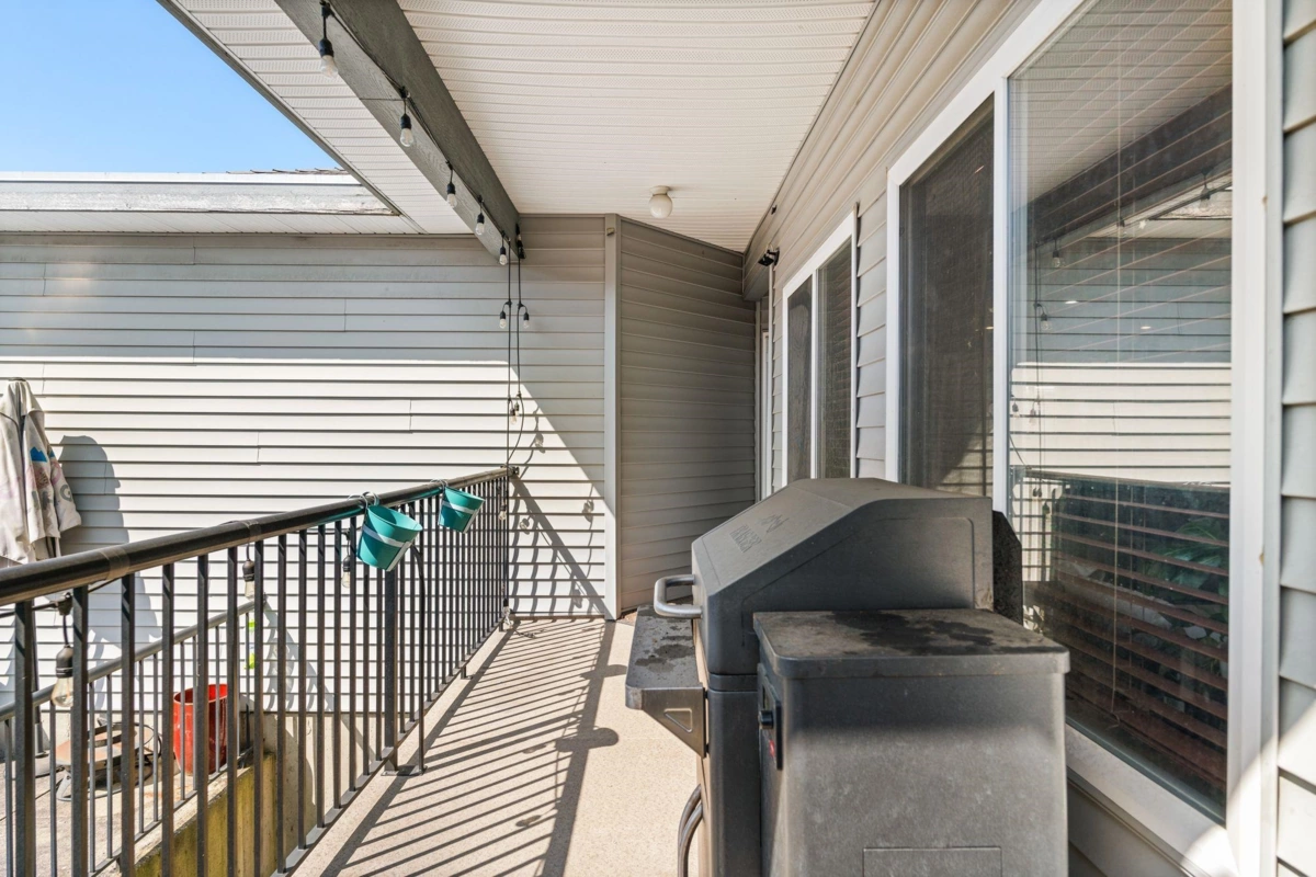 Hot Tub / Spa Photo of 19142 69a Avenue, Surrey, BC