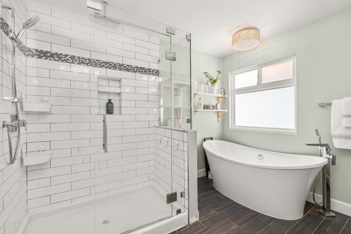 Mudroom Photo of 19142 69a Avenue, Surrey, BC