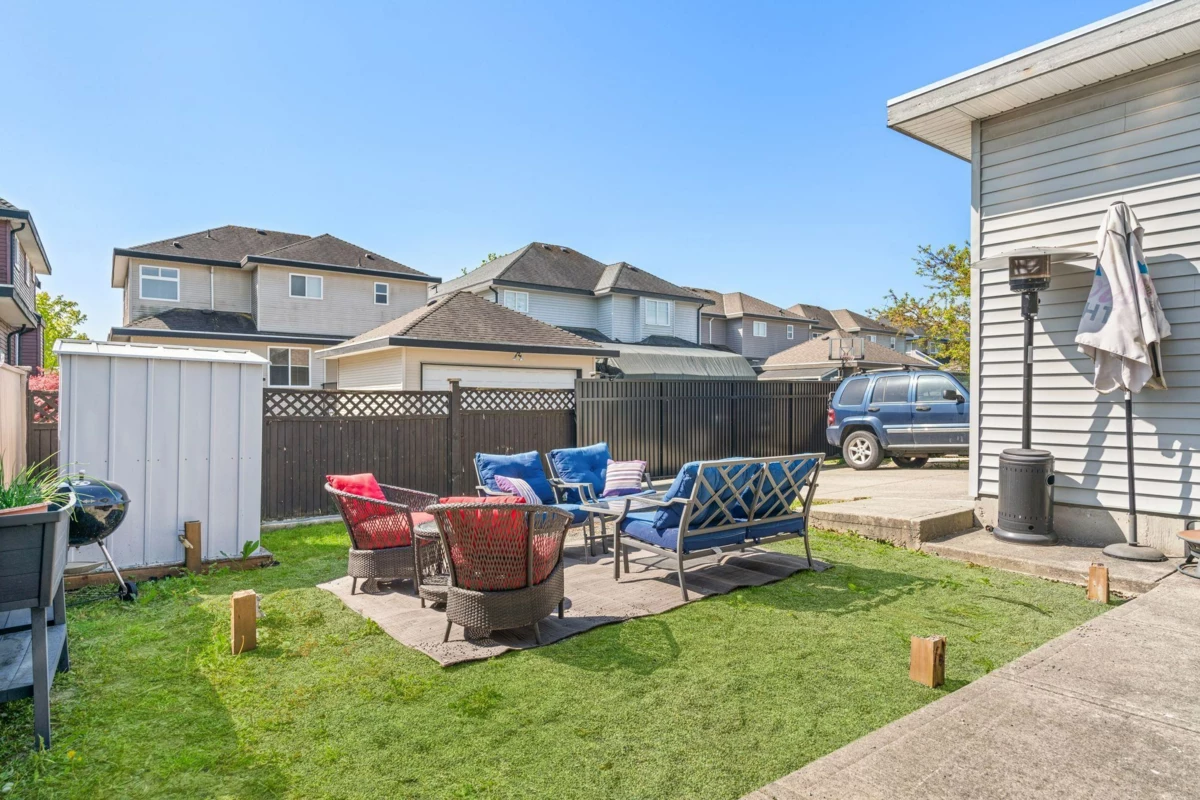 Outdoor Kitchen Photo of 19142 69a Avenue, Surrey, BC