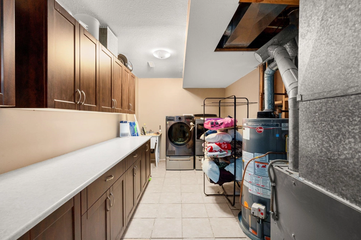 Swimming Pool Photo of 19142 69a Avenue, Surrey, BC