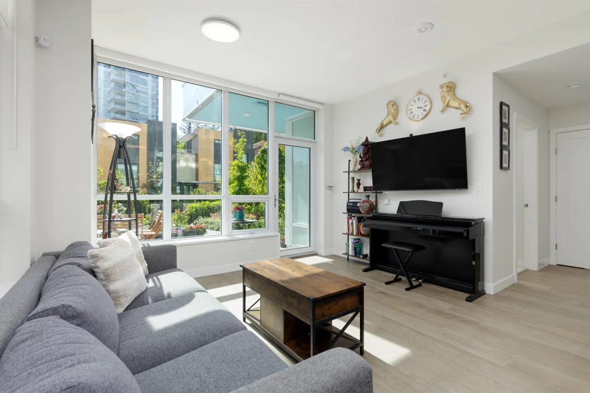 Living Room Photo of 107 5608 Berton Avenue, University Endowment Lands, BC