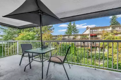 302 371 Ellesmere Avenue, Burnaby, BC, Capitol Hill BN — 2 bed apartment/condo for sale