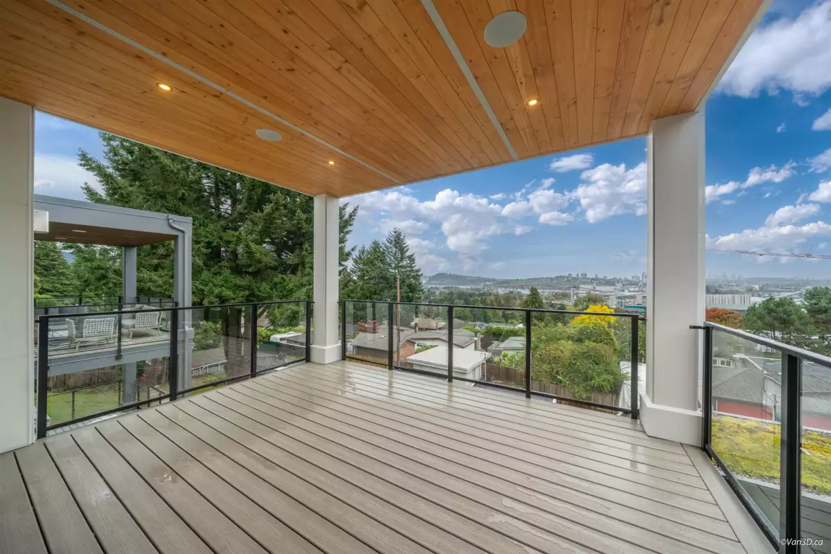 Dining Area Photo of 971 Adderley Street, North Vancouver, BC