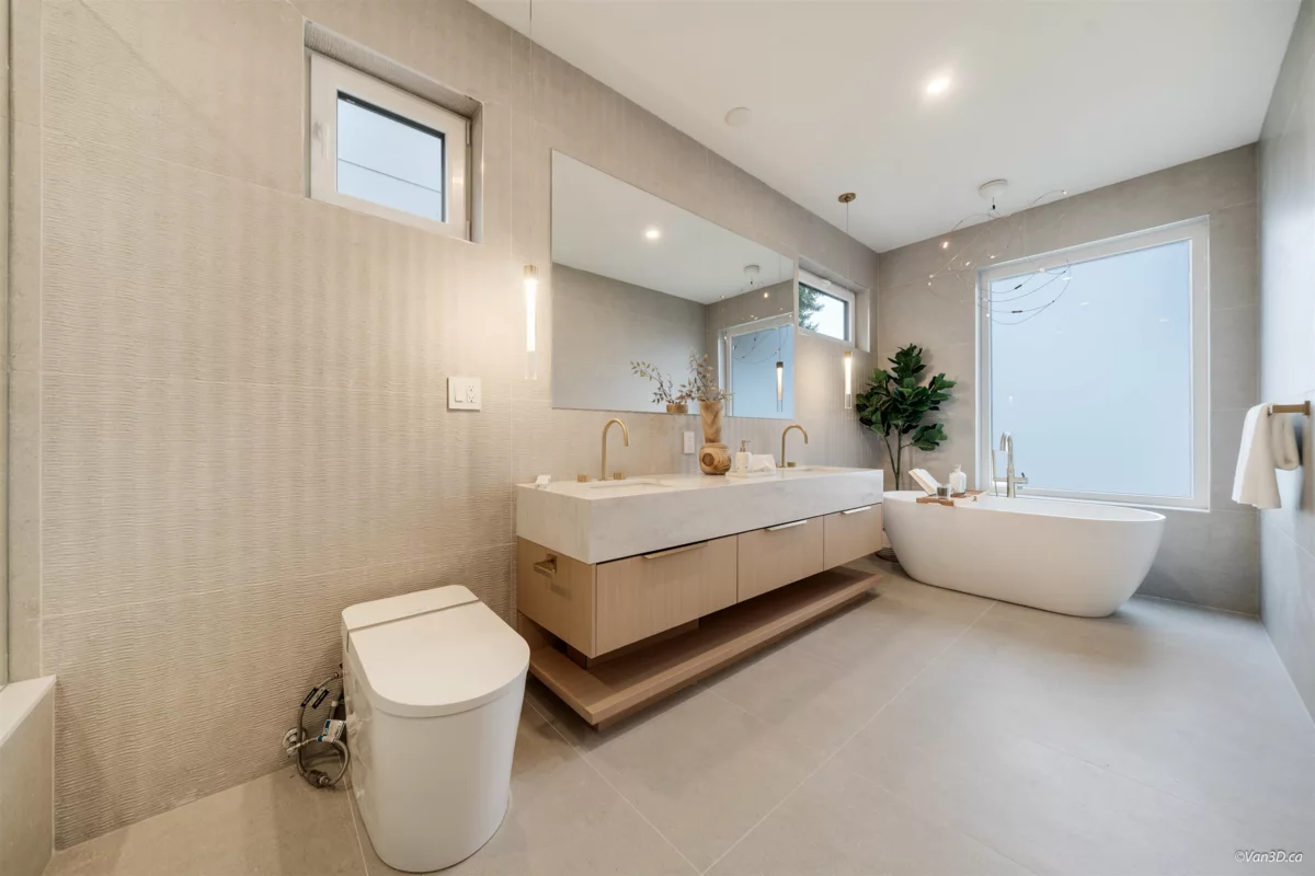 Mudroom Photo of 971 Adderley Street, North Vancouver, BC