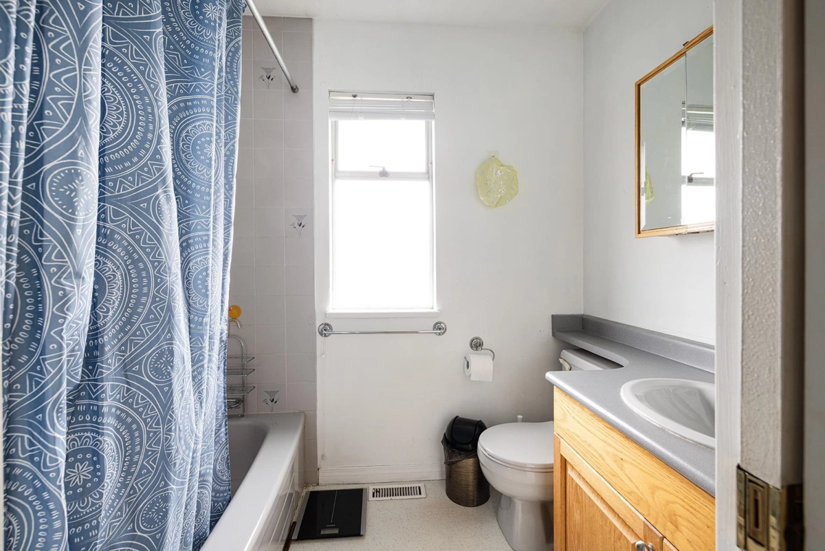 Basement Recreation Room Photo of 19625 Park Road, Pitt Meadows, BC