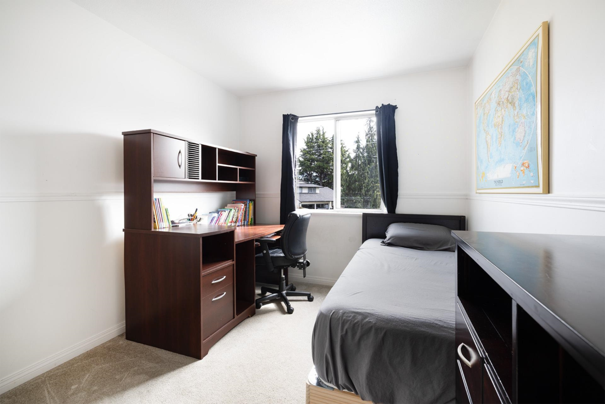 Entry Foyer Photo of 19625 Park Road, Pitt Meadows, BC