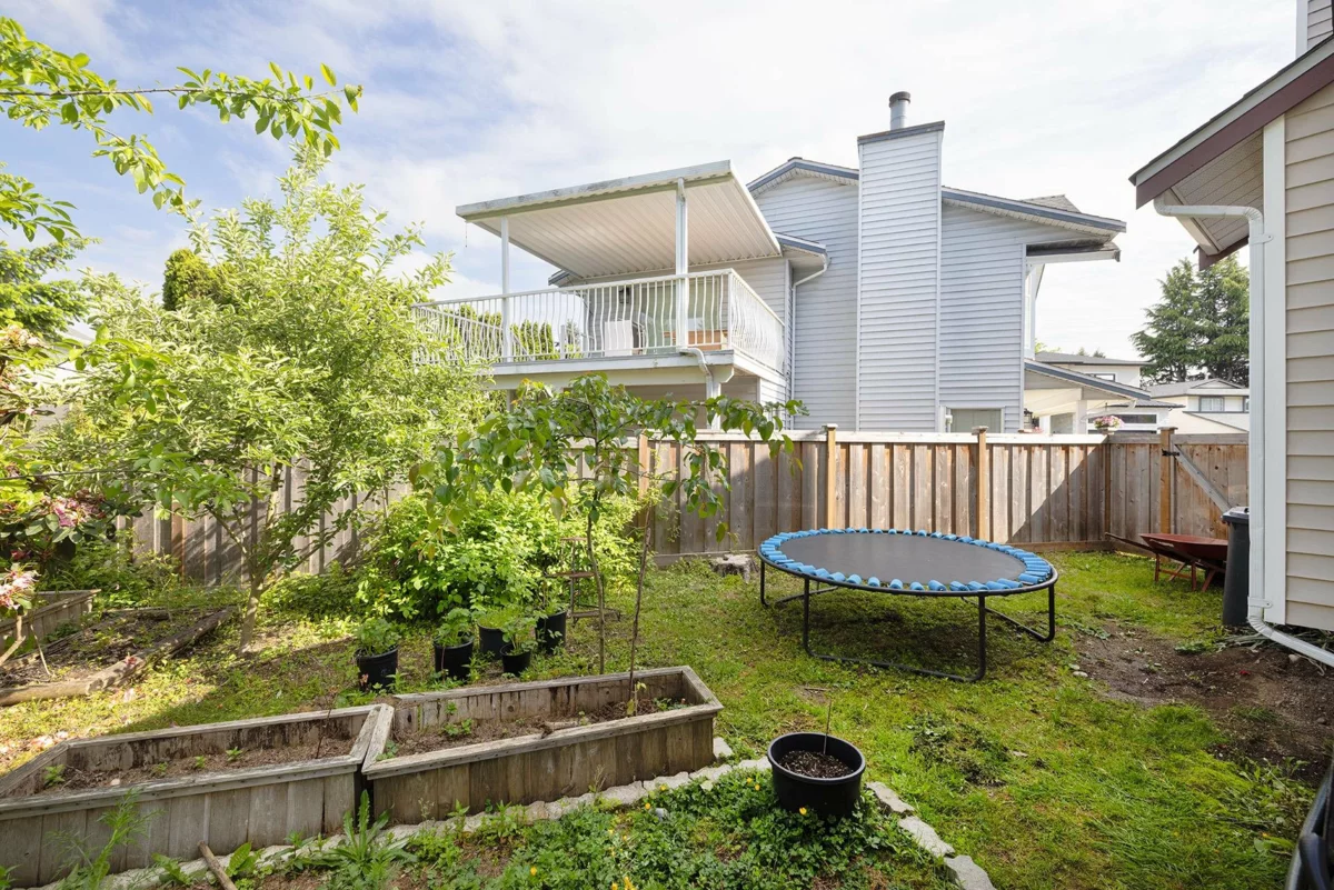Front Yard Photo of 19625 Park Road, Pitt Meadows, BC