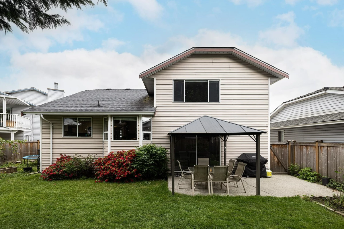 Garden / Landscaping Photo of 19625 Park Road, Pitt Meadows, BC