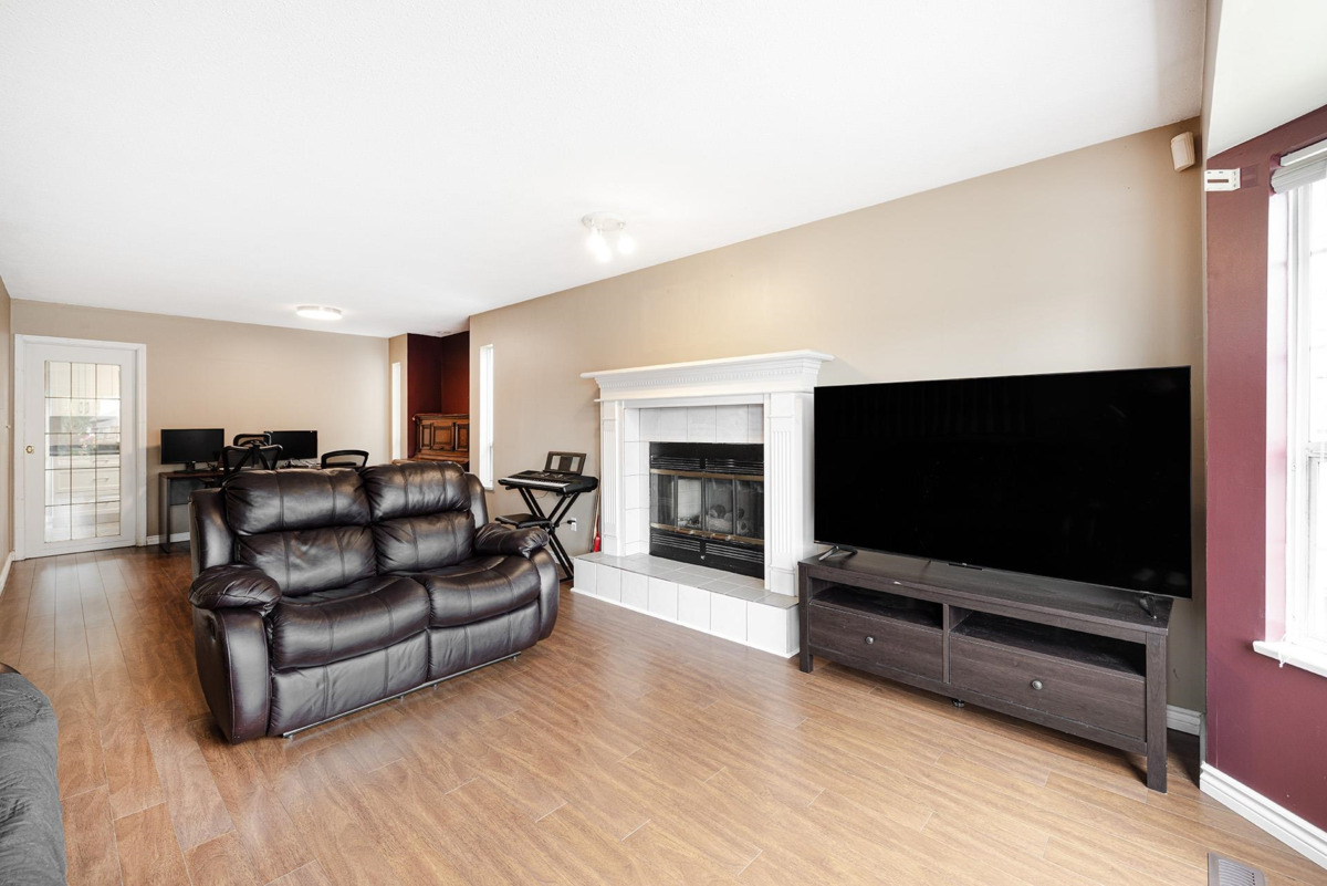 Primary Bathroom Photo of 19625 Park Road, Pitt Meadows, BC