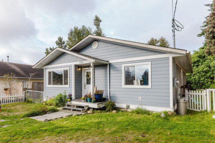 765 Cascade Crescent, Gibsons, BC, Gibsons — Single Family Residence for sale