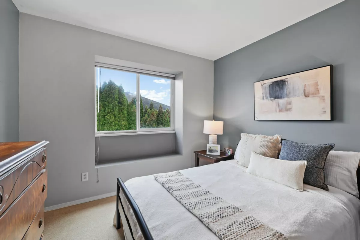 Garden / Landscaping Photo of 5551 Rowling Place, Richmond, BC