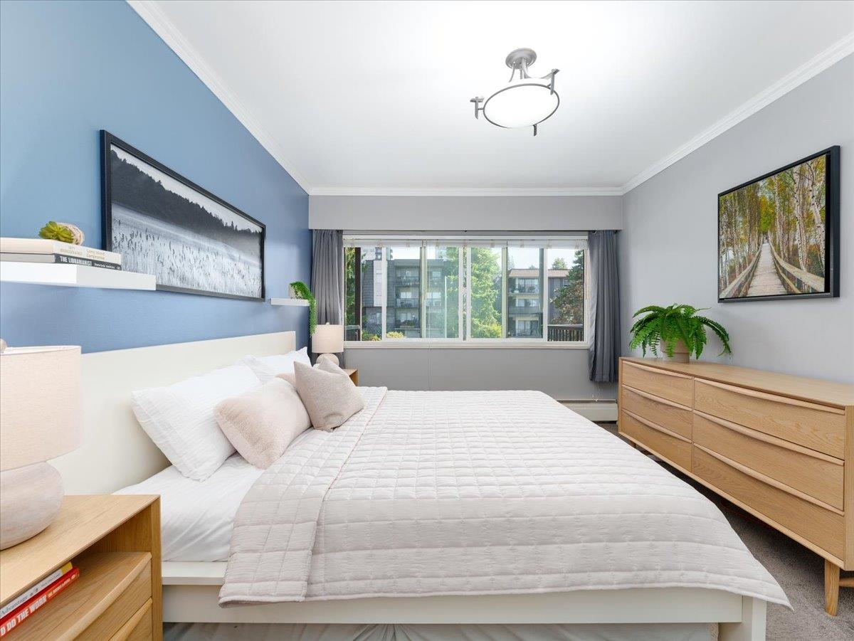 Bedroom 4 Photo of 301 155 E 5th Street, North Vancouver, BC