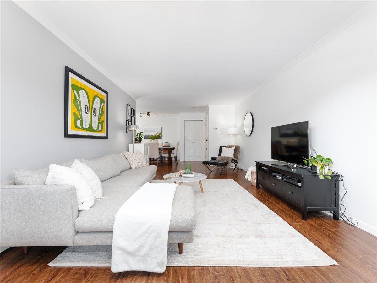 Dining Area Photo of 301 155 E 5th Street, North Vancouver, BC
