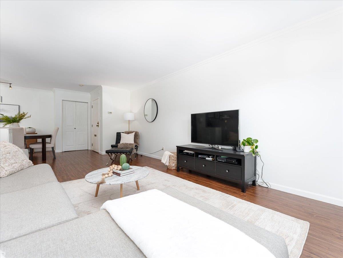 Kitchen Island Photo of 301 155 E 5th Street, North Vancouver, BC