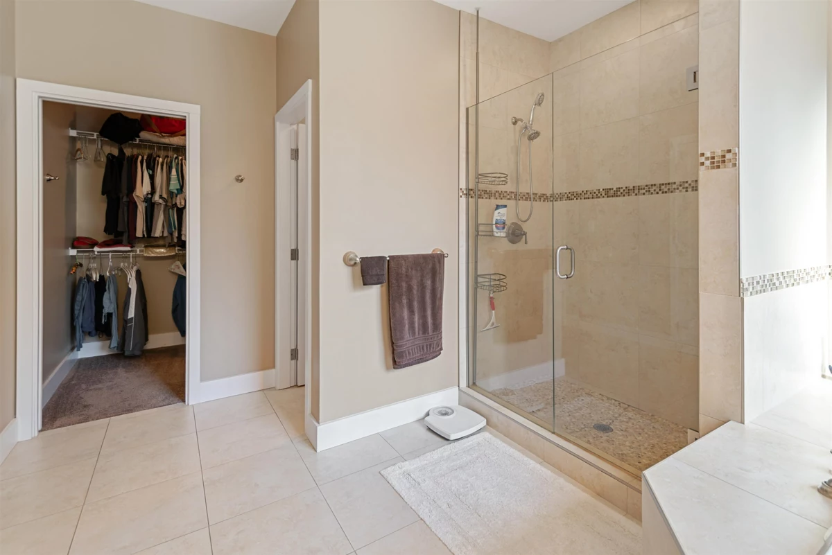 Basement Recreation Room Photo of 5005 Bay Road, Sechelt, BC