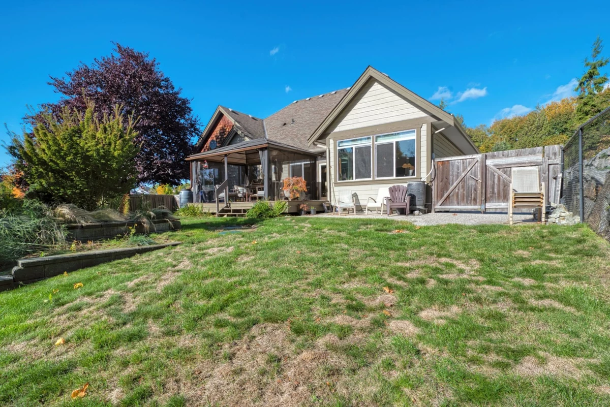 Family Room Photo of 5005 Bay Road, Sechelt, BC