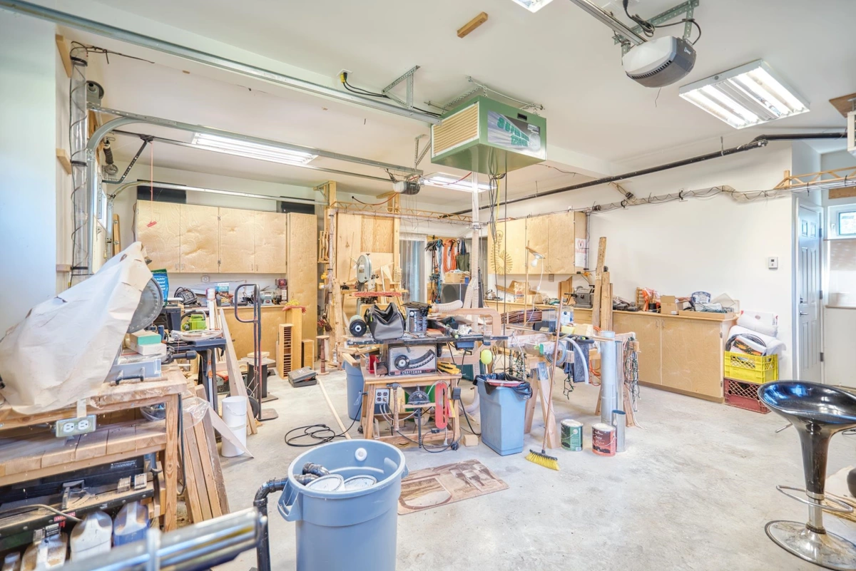 Garden / Landscaping Photo of 5005 Bay Road, Sechelt, BC