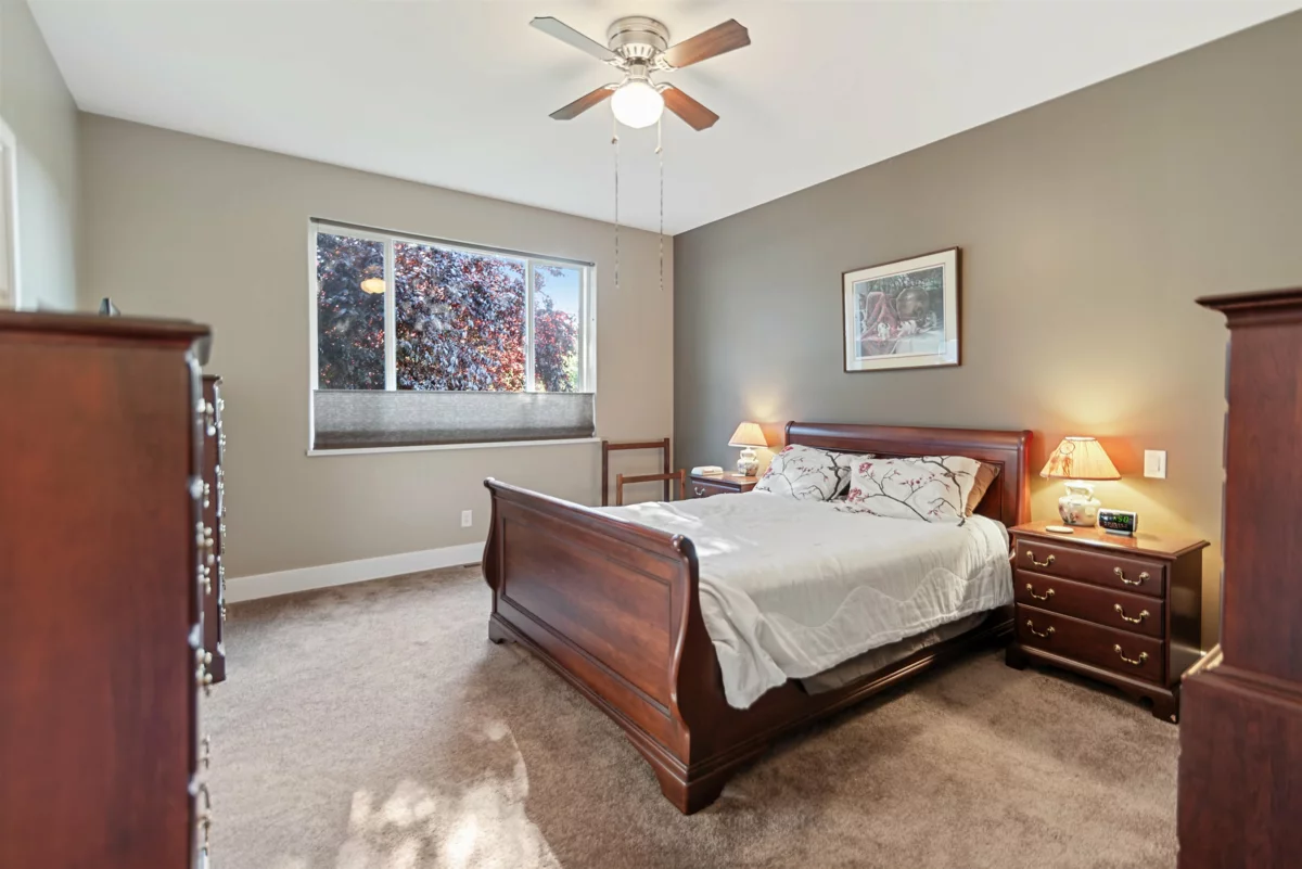 Guest Bathroom Photo of 5005 Bay Road, Sechelt, BC