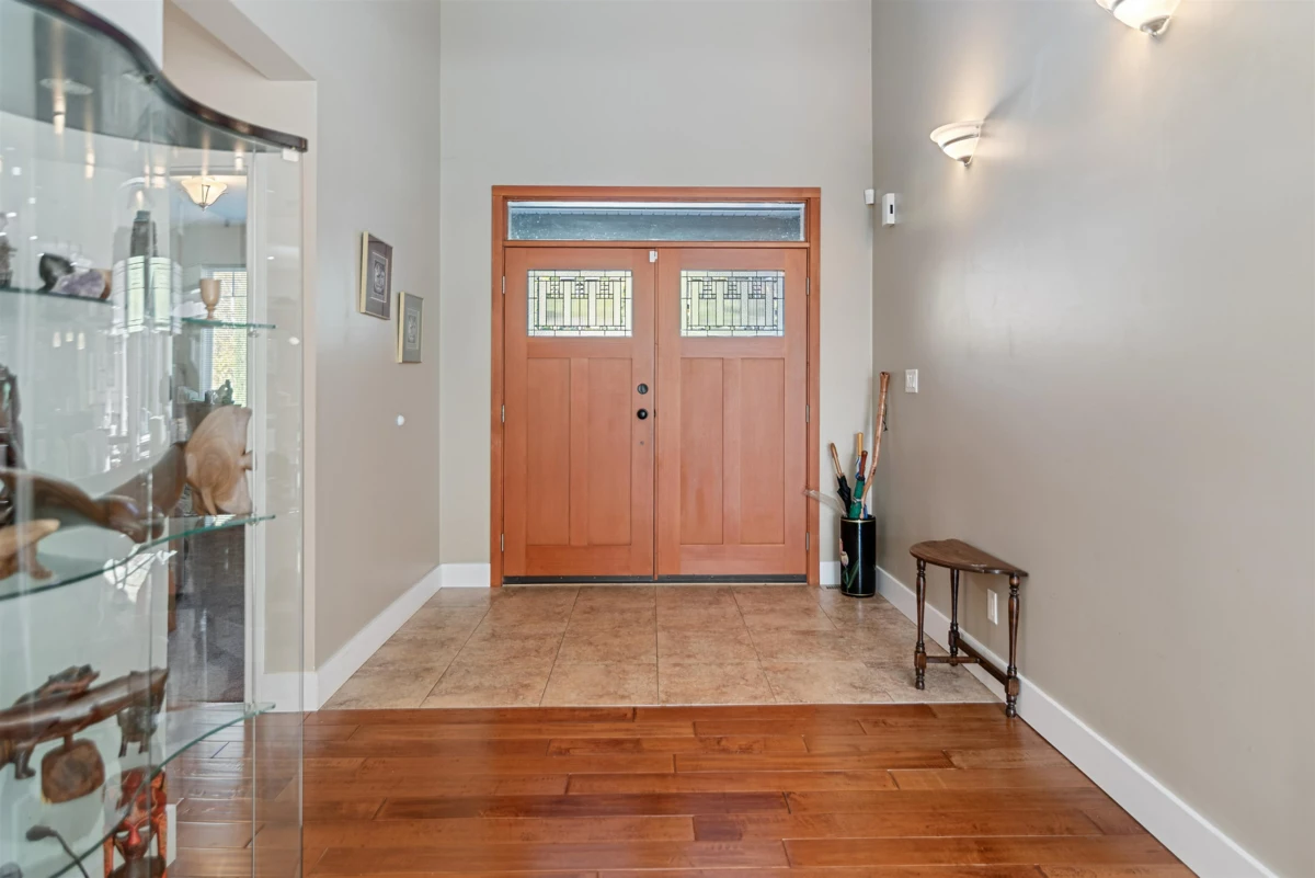 Kitchen Island Photo of 5005 Bay Road, Sechelt, BC