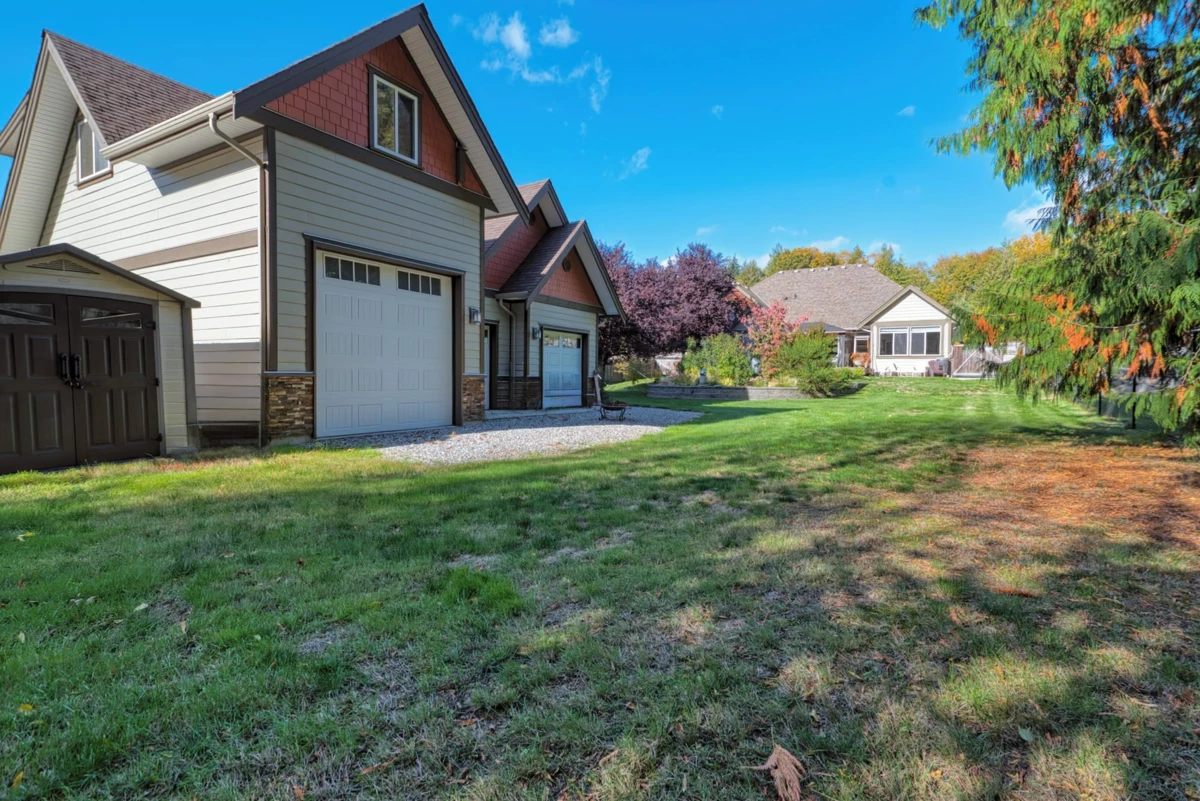 Living Room Photo of 5005 Bay Road, Sechelt, BC
