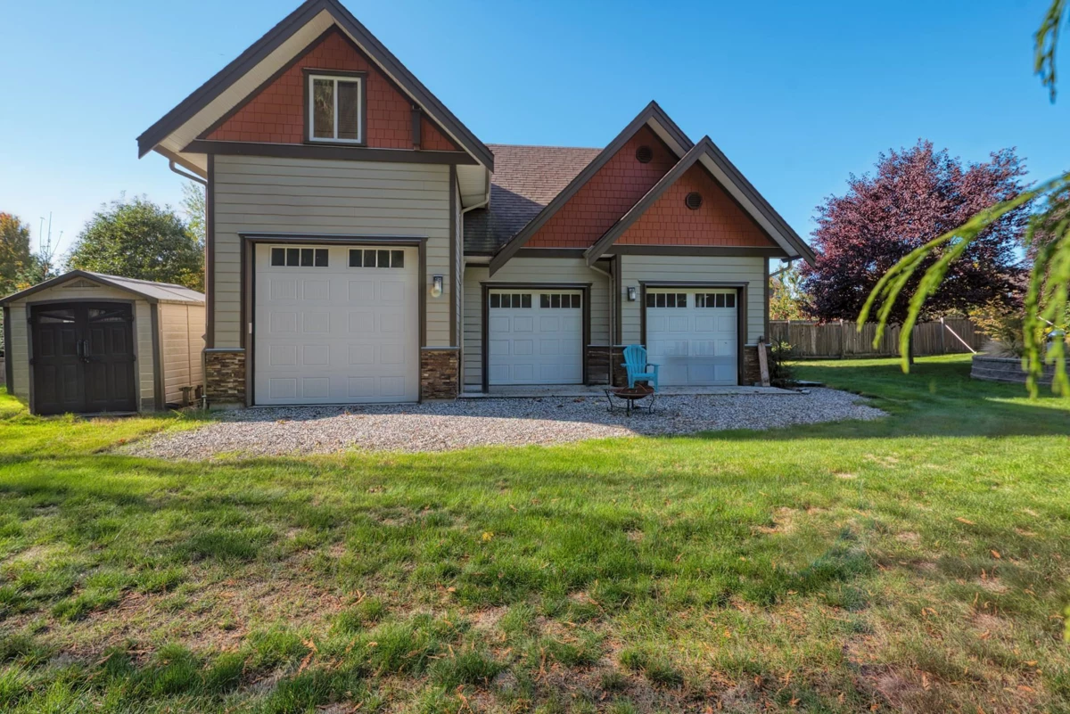 Outdoor Deck Photo of 5005 Bay Road, Sechelt, BC