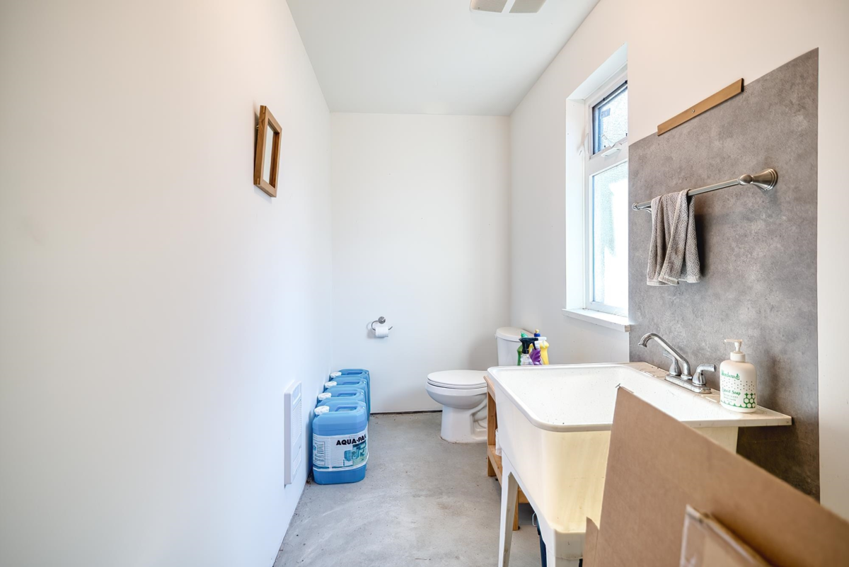 Outdoor Kitchen Photo of 5005 Bay Road, Sechelt, BC