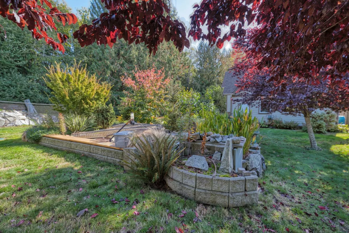 Outdoor Patio Photo of 5005 Bay Road, Sechelt, BC