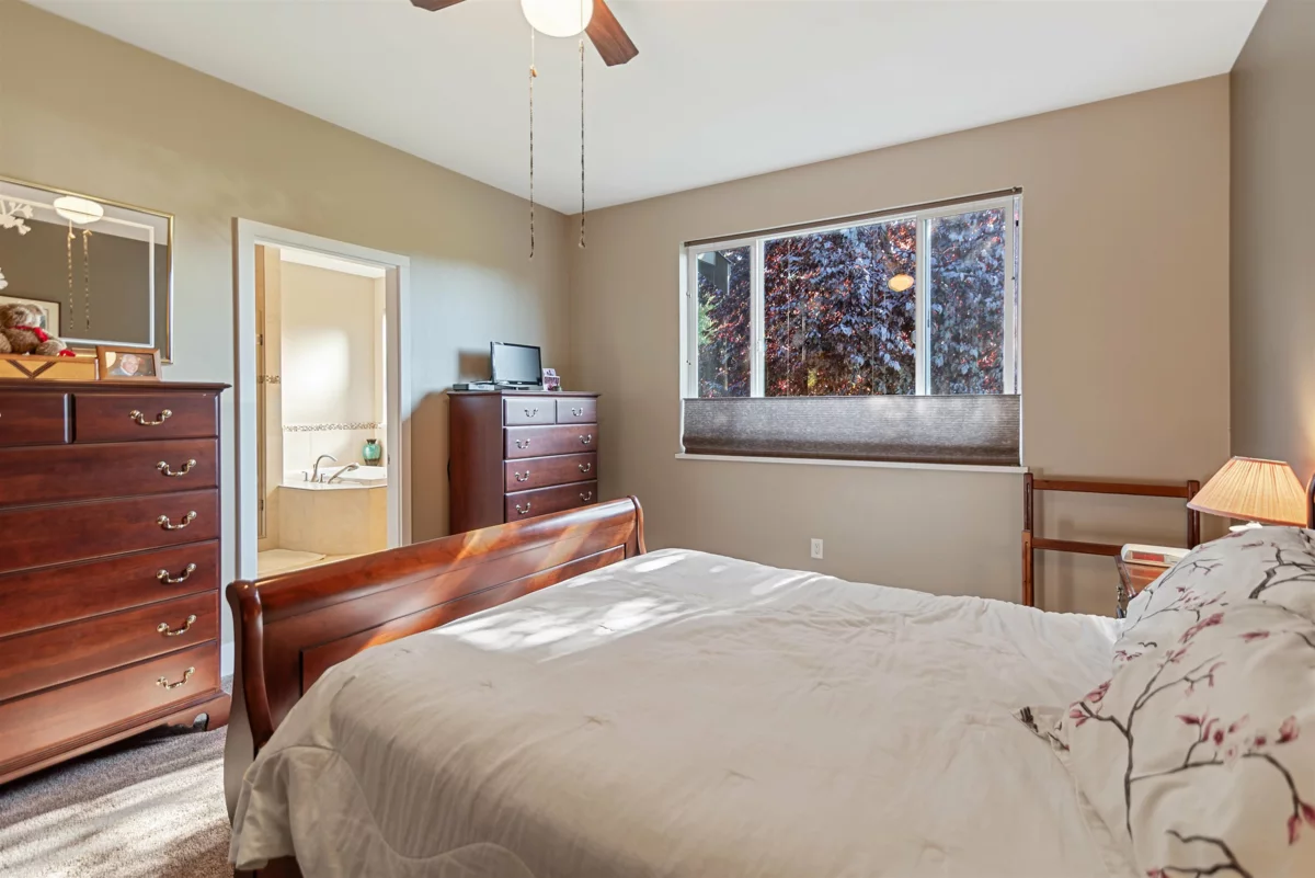 Powder Room Photo of 5005 Bay Road, Sechelt, BC