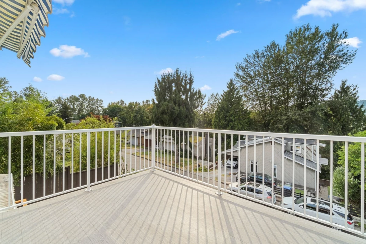 Guest Bathroom Photo of 1431 Elinor Crescent, Port Coquitlam, BC