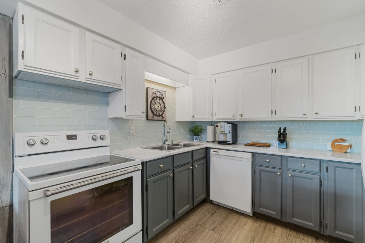 Loft / Bonus Room Photo of 1431 Elinor Crescent, Port Coquitlam, BC