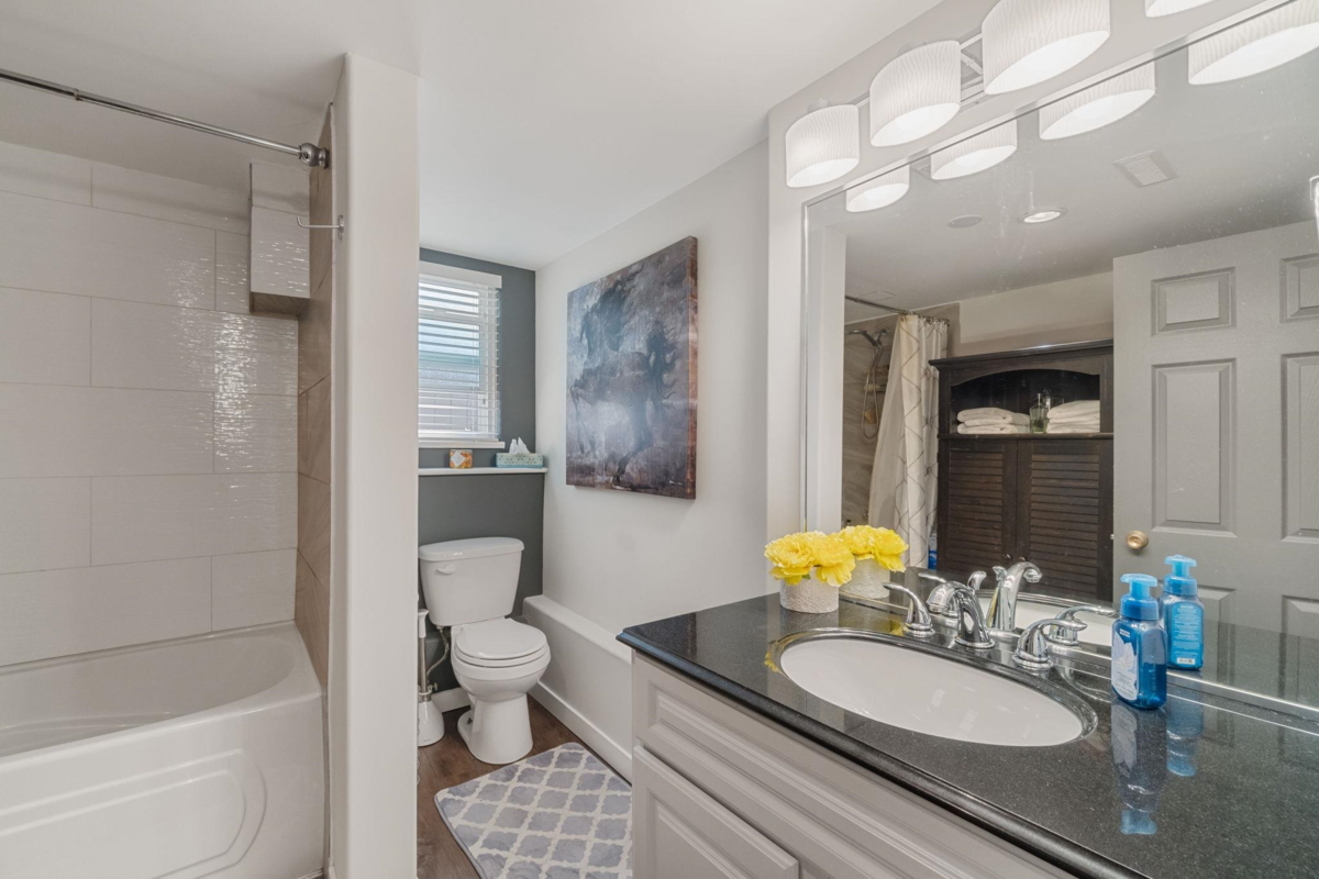 Mudroom Photo of 1431 Elinor Crescent, Port Coquitlam, BC