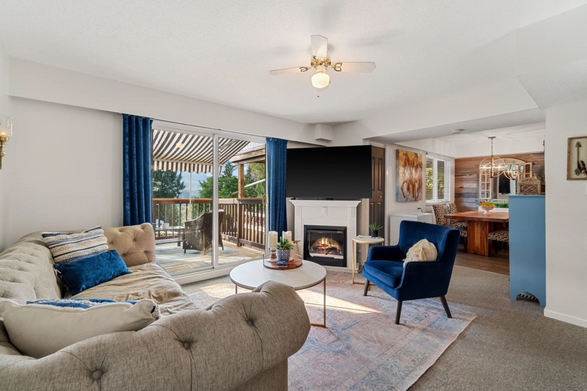 Powder Room Photo of 1431 Elinor Crescent, Port Coquitlam, BC