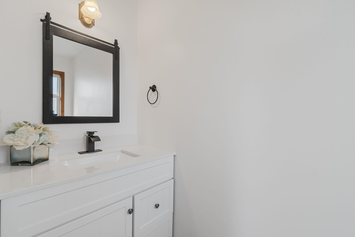 Primary Bedroom Photo of 1431 Elinor Crescent, Port Coquitlam, BC