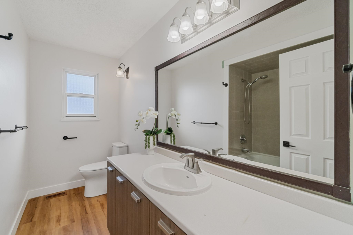 Walk-In Closet Photo of 1431 Elinor Crescent, Port Coquitlam, BC