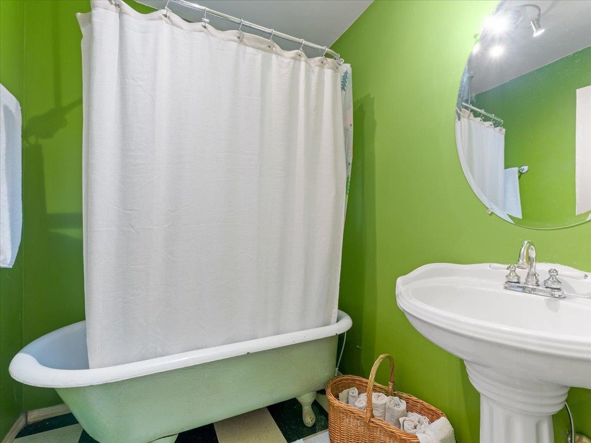 Basement Recreation Room Photo of 2648 Templeton Drive, Vancouver, BC