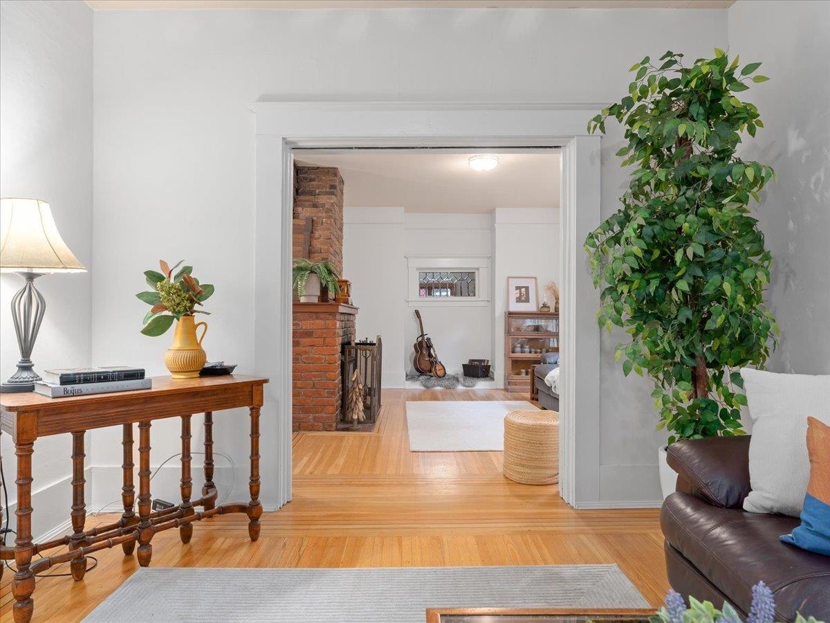 Kitchen Island Photo of 2648 Templeton Drive, Vancouver, BC