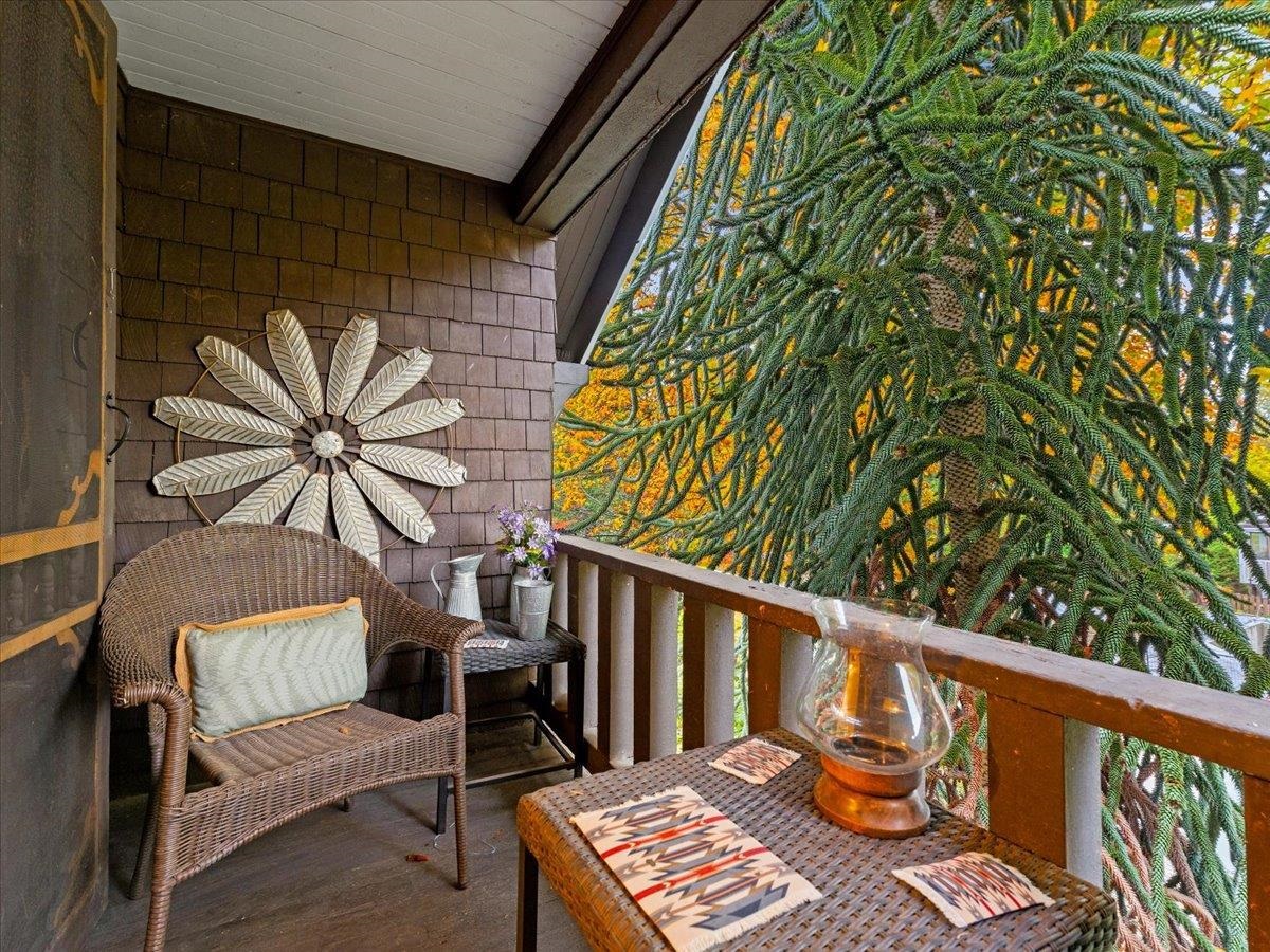 Powder Room Photo of 2648 Templeton Drive, Vancouver, BC