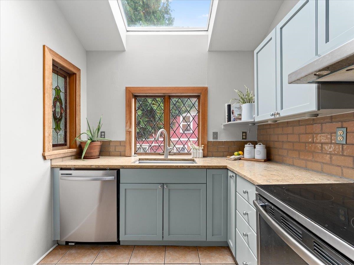 Primary Bathroom Photo of 2648 Templeton Drive, Vancouver, BC