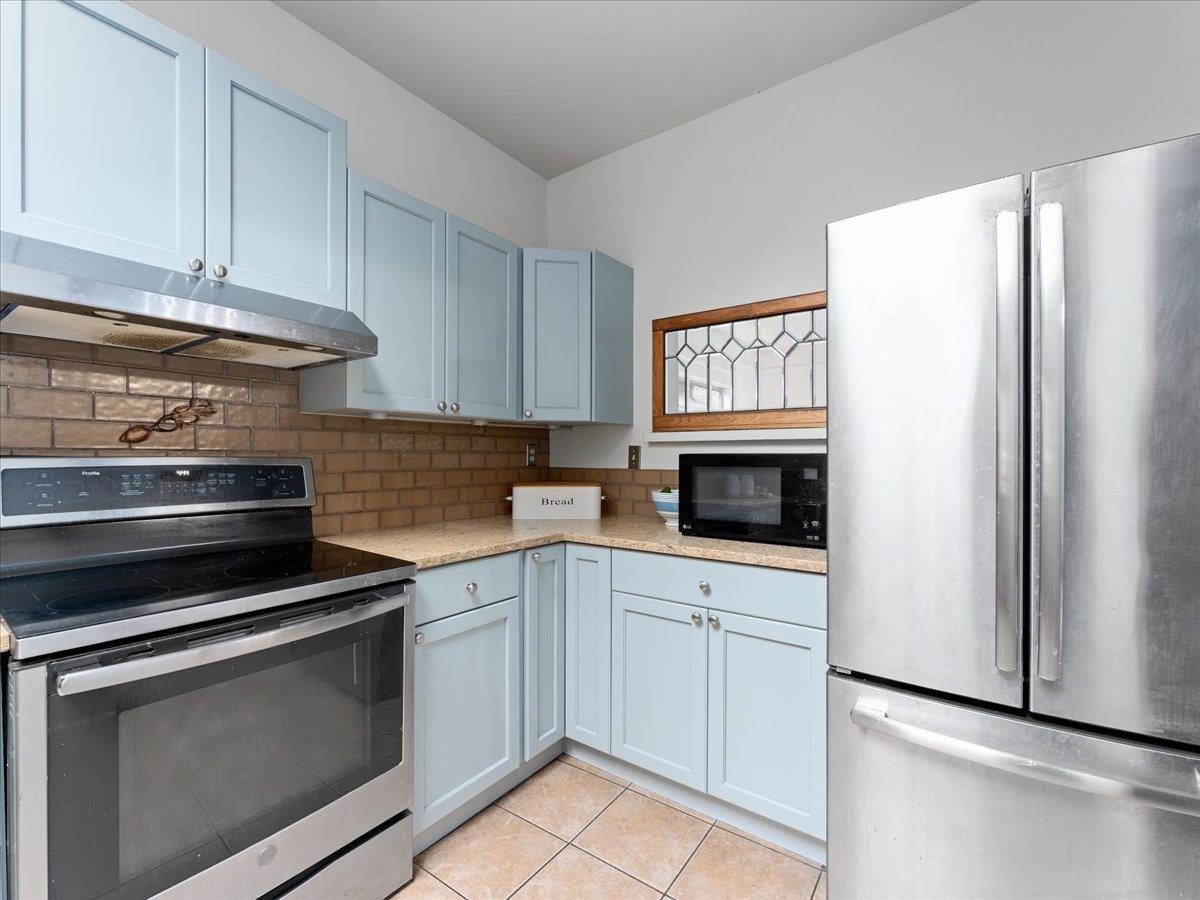 Walk-In Closet Photo of 2648 Templeton Drive, Vancouver, BC