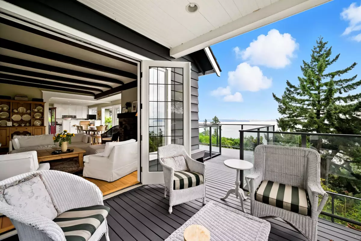 Basement Recreation Room Photo of 3654 Creery Avenue, West Vancouver, BC