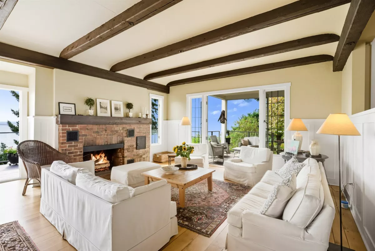 Dining Area Photo of 3654 Creery Avenue, West Vancouver, BC