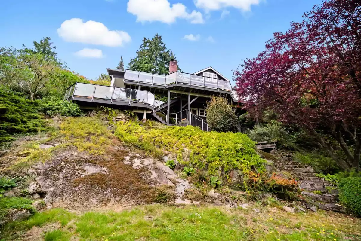 Hot Tub / Spa Photo of 3654 Creery Avenue, West Vancouver, BC