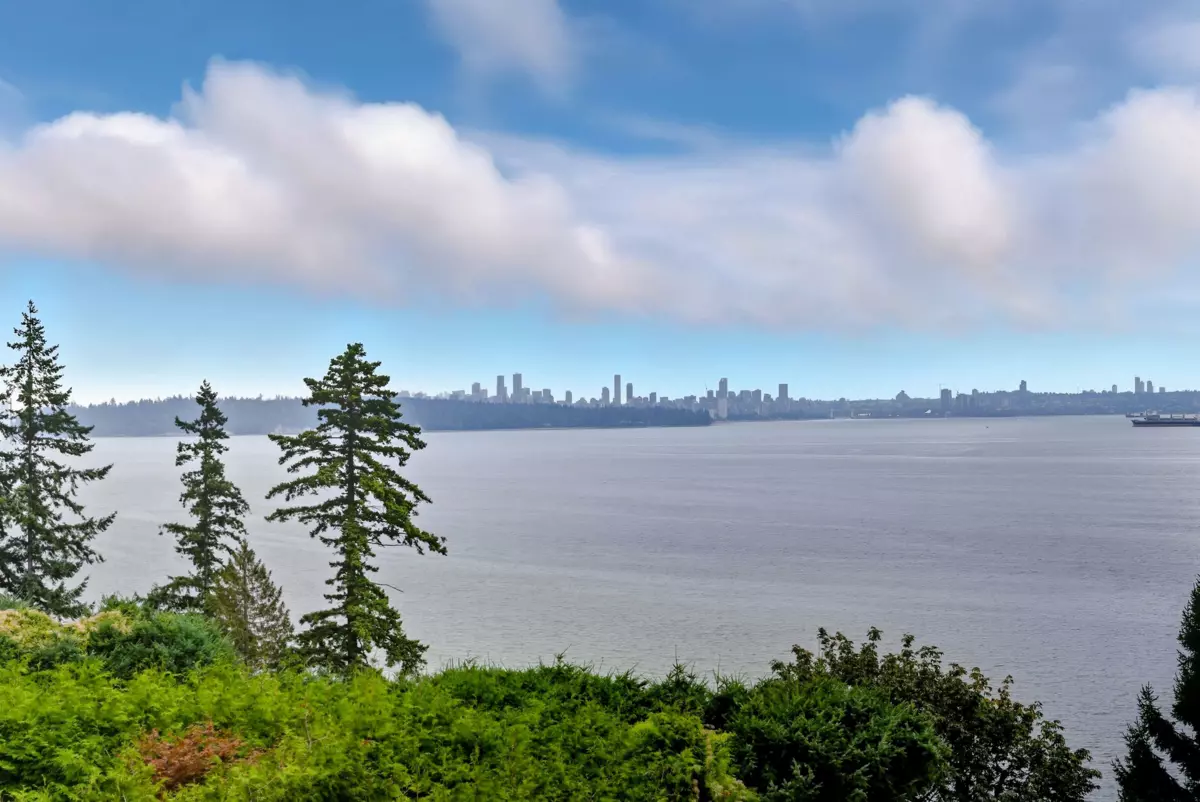 Living Room Photo of 3654 Creery Avenue, West Vancouver, BC