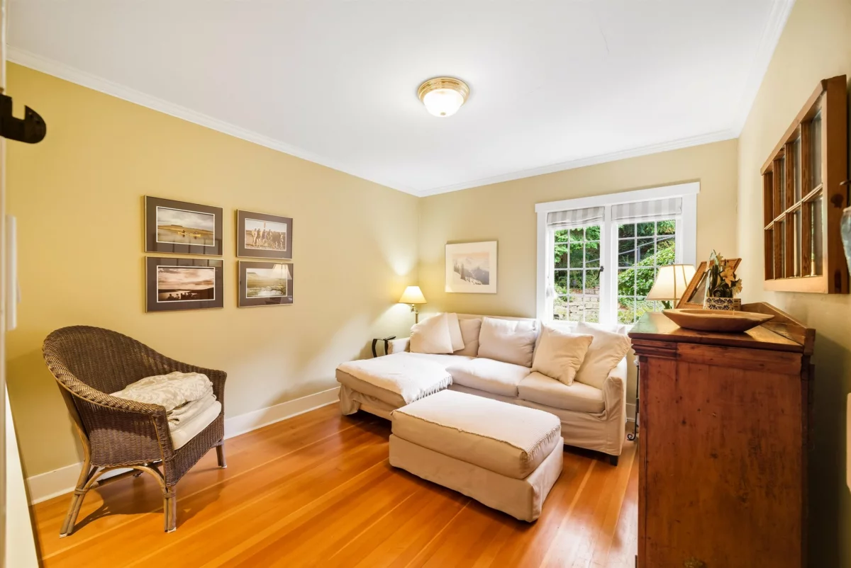 Mudroom Photo of 3654 Creery Avenue, West Vancouver, BC